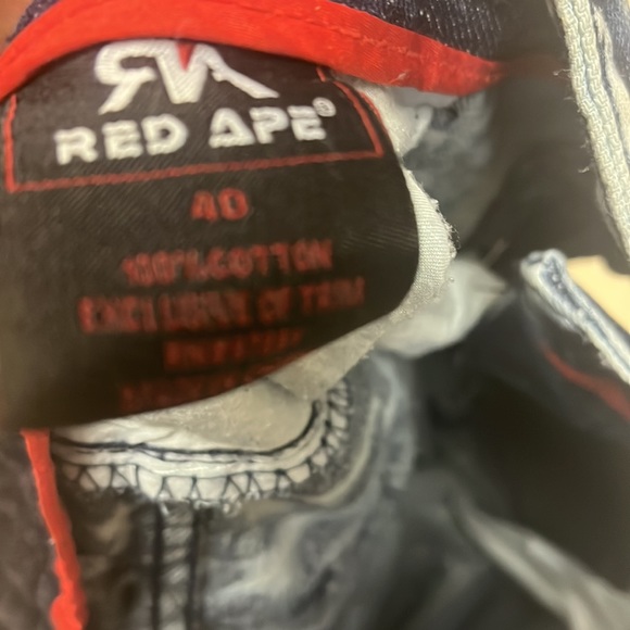 Red Ape Size 40X30 - Picture 11 of 13